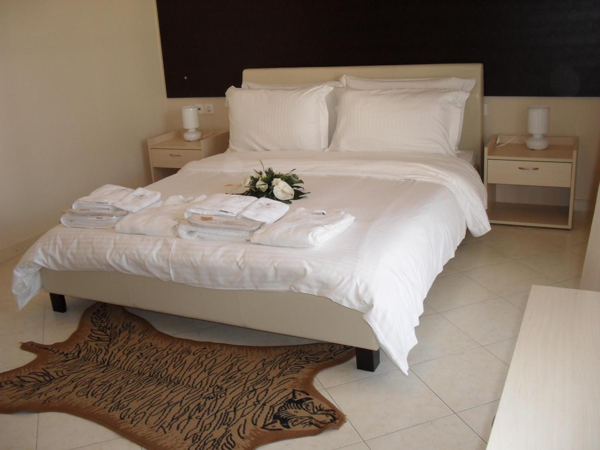 Kyknos De Luxe Suites & Rooms Кастория Экстерьер фото