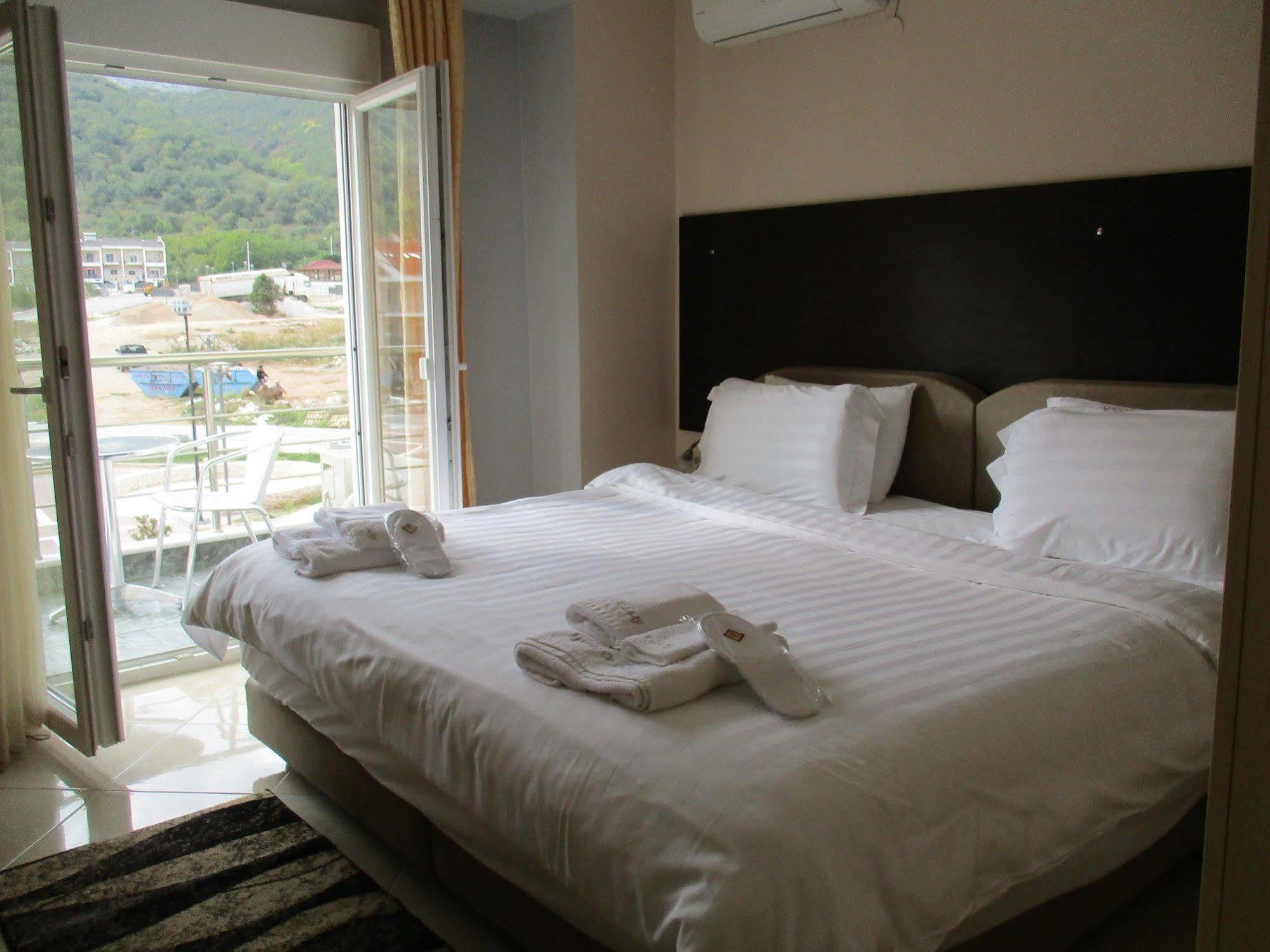 Kyknos De Luxe Suites & Rooms Кастория Экстерьер фото